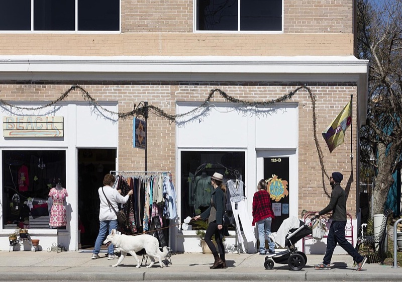 Old Town Bay St. Louis Walk